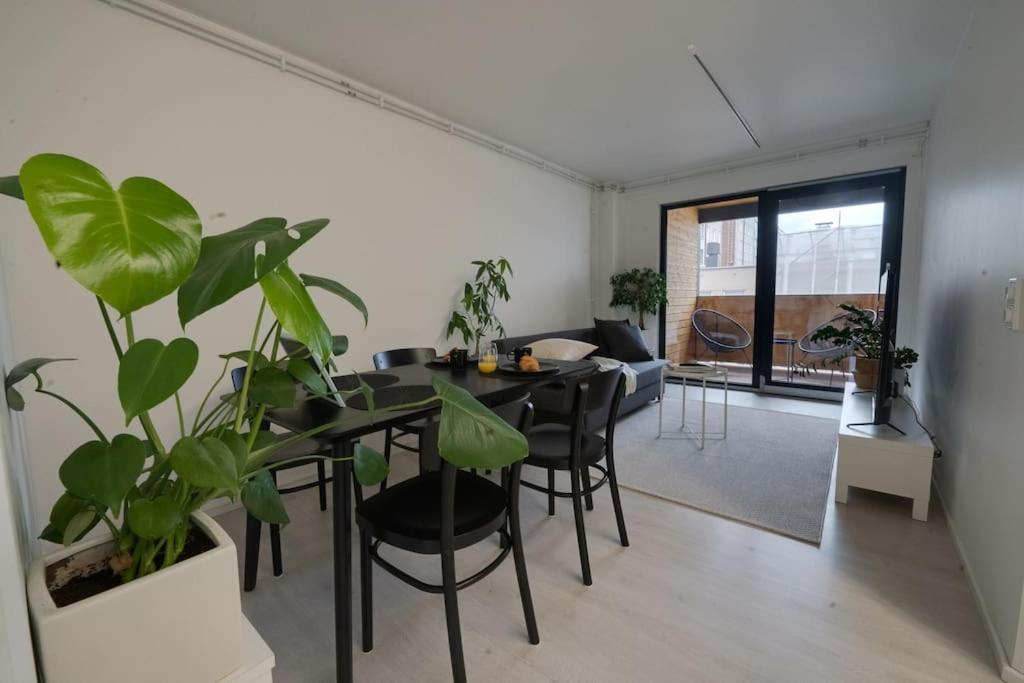3H,K,P - Keskellae Tamperetta Kaunis Parvekkeellinen Uusittu Kolmio Apartment Exterior foto