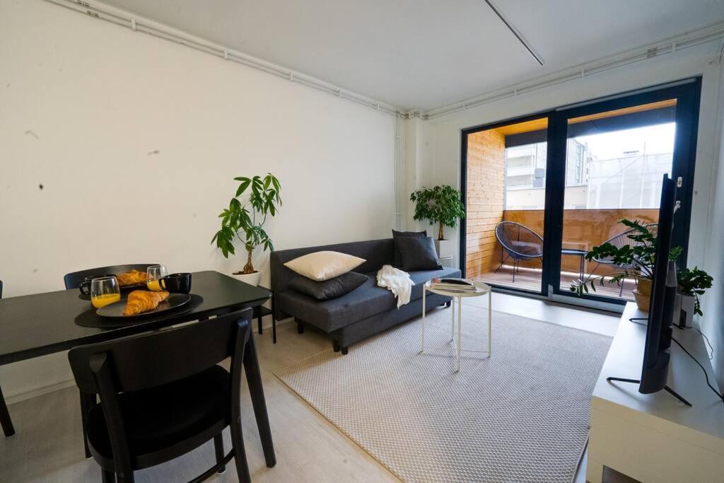 3H,K,P - Keskellae Tamperetta Kaunis Parvekkeellinen Uusittu Kolmio Apartment Exterior foto