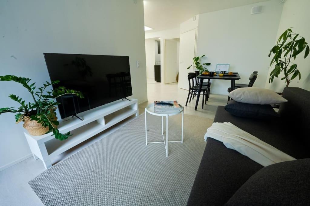 3H,K,P - Keskellae Tamperetta Kaunis Parvekkeellinen Uusittu Kolmio Apartment Exterior foto