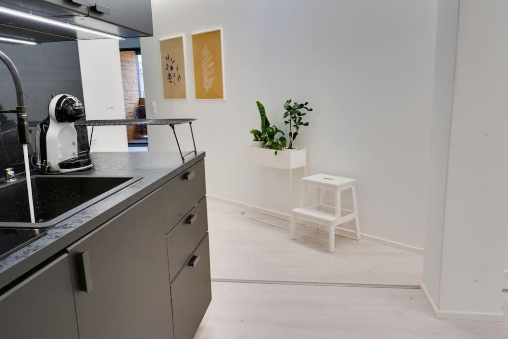 3H,K,P - Keskellae Tamperetta Kaunis Parvekkeellinen Uusittu Kolmio Apartment Exterior foto